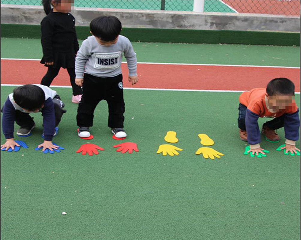 I bambini saltano i piedi dell - Outdoor Sport Activities For Kids recensione e prezzo